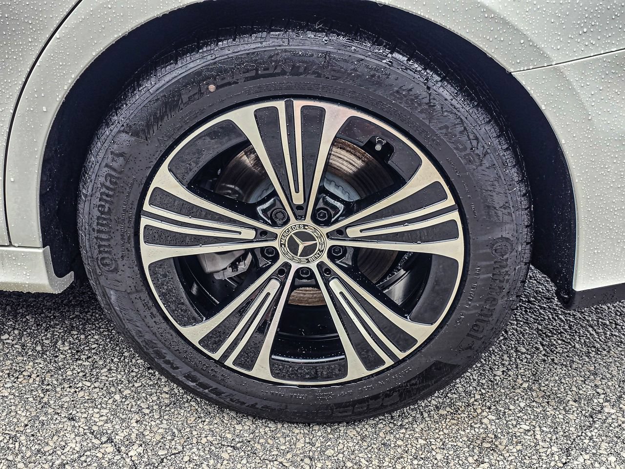 New 2026 Mercedes-Benz E 350 4MATIC Sedan image 9