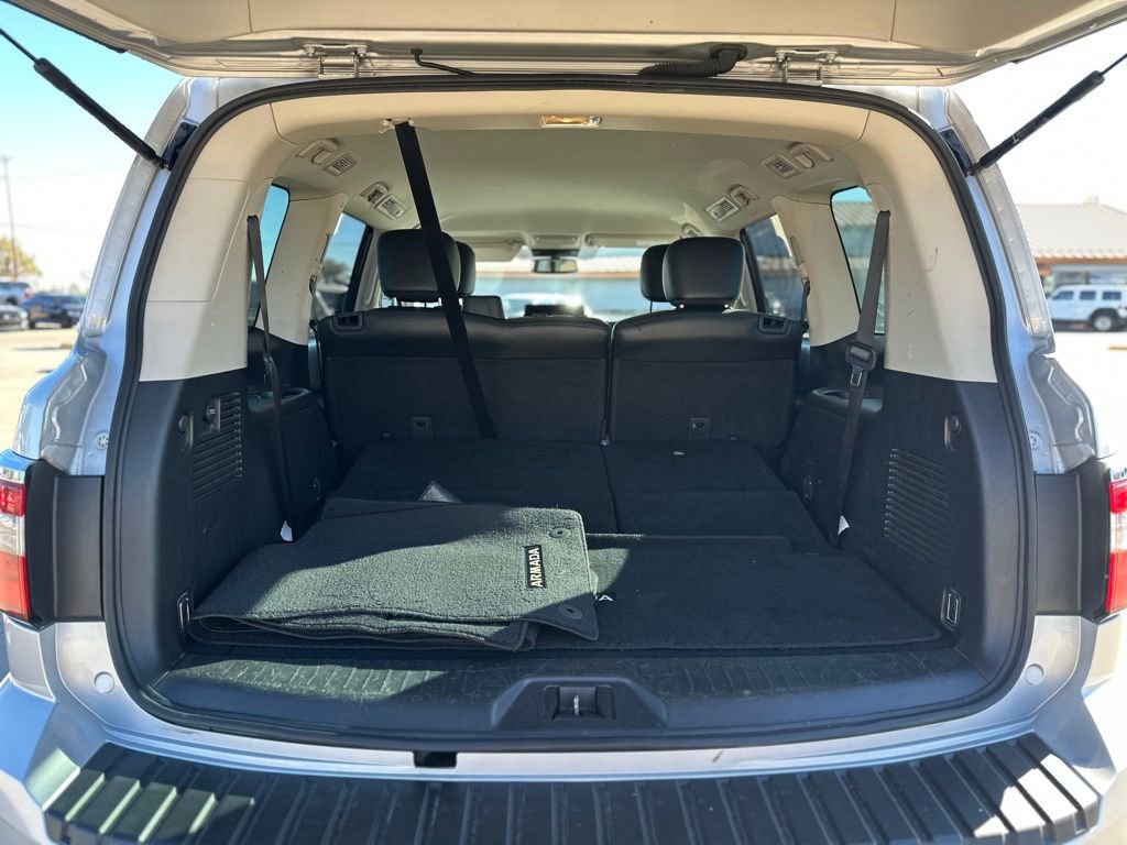 Used 2023 Nissan Armada SV image 12