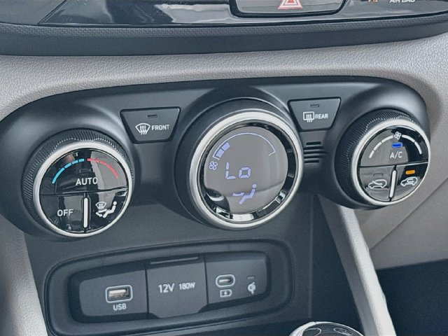 New 2026 Hyundai Venue SEL FWD image 15