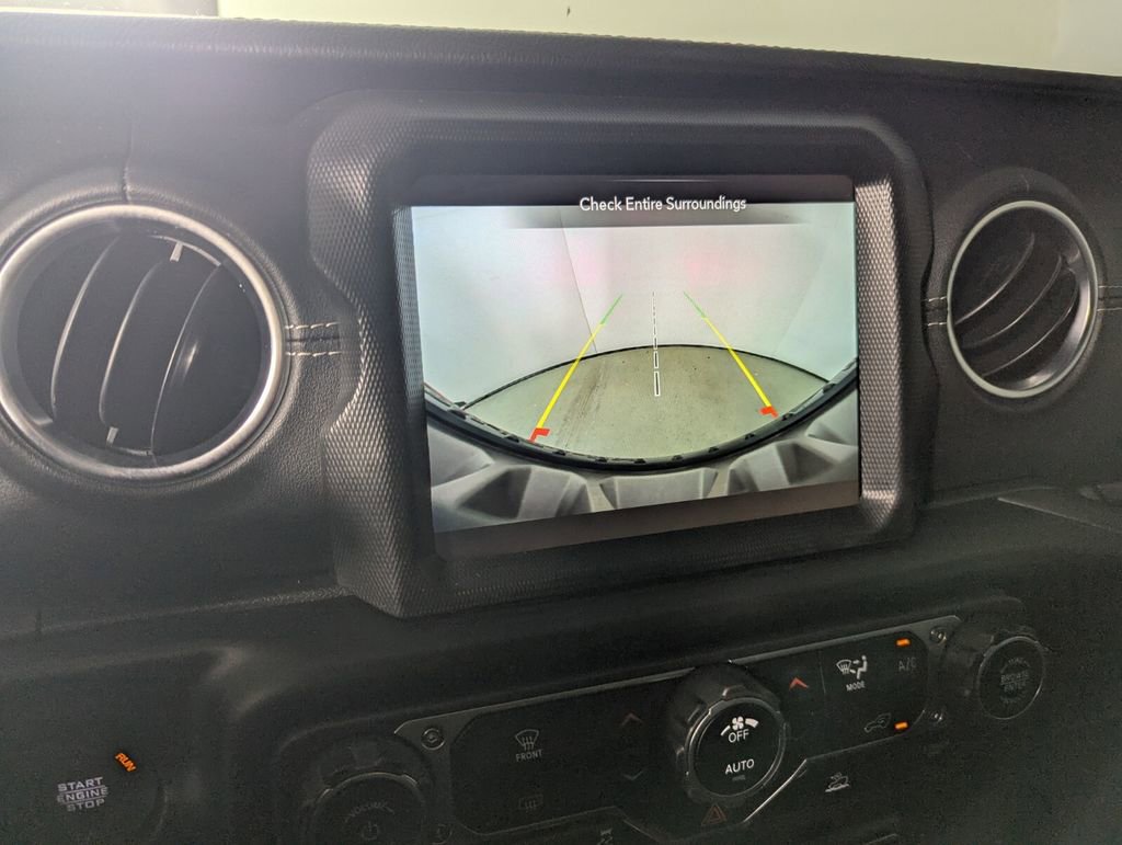 Used 2022 Jeep Wrangler Unlimited Sahara image 25