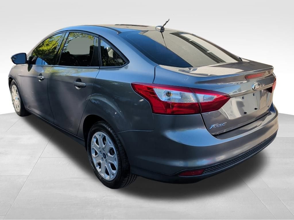 Used 2012 Ford Focus SE FWD image 3