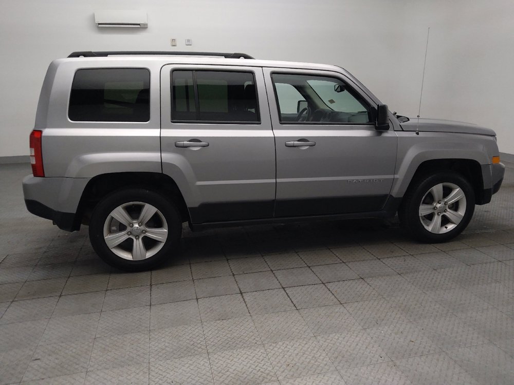 Used 2016 Jeep Patriot Latitude FWD image 10