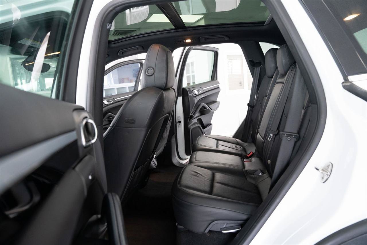 Used 2014 Porsche Cayenne S AWD/4WD image 14