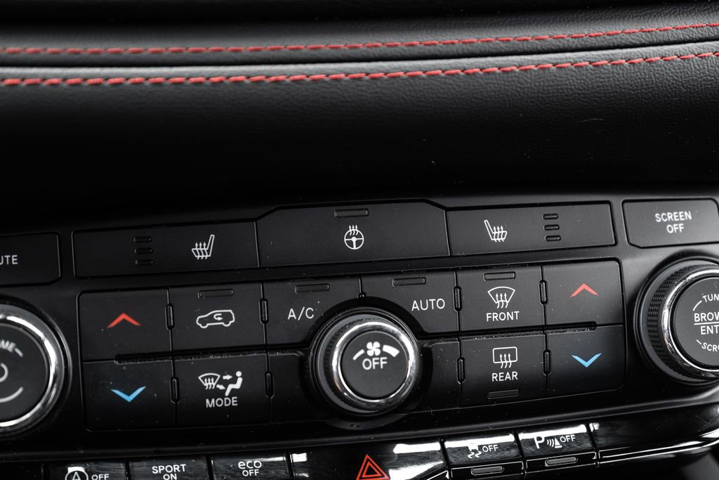 Used 2023 Dodge Durango GT w/ Blacktop Package AWD/4WD image 31