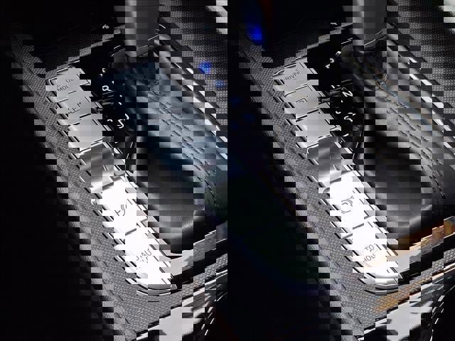 Certified 2025 Hyundai Elantra SEL image 22