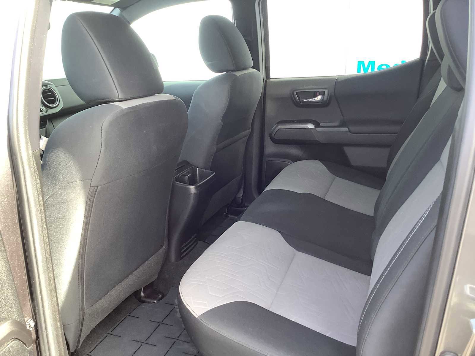 Used 2022 Toyota Tacoma TRD Sport w/ Technology Package image 12