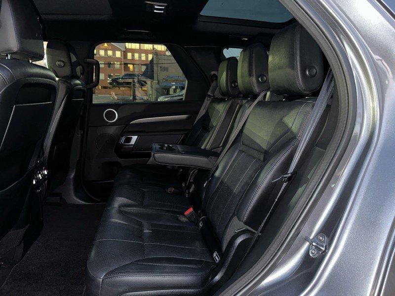 Used 2017 Land Rover Discovery HSE image 80