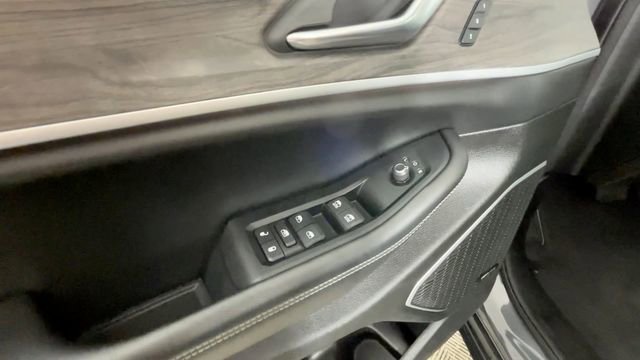 Used 2023 Jeep Grand Cherokee 4WD 4xe w/ MOPAR Finishing Package image 18