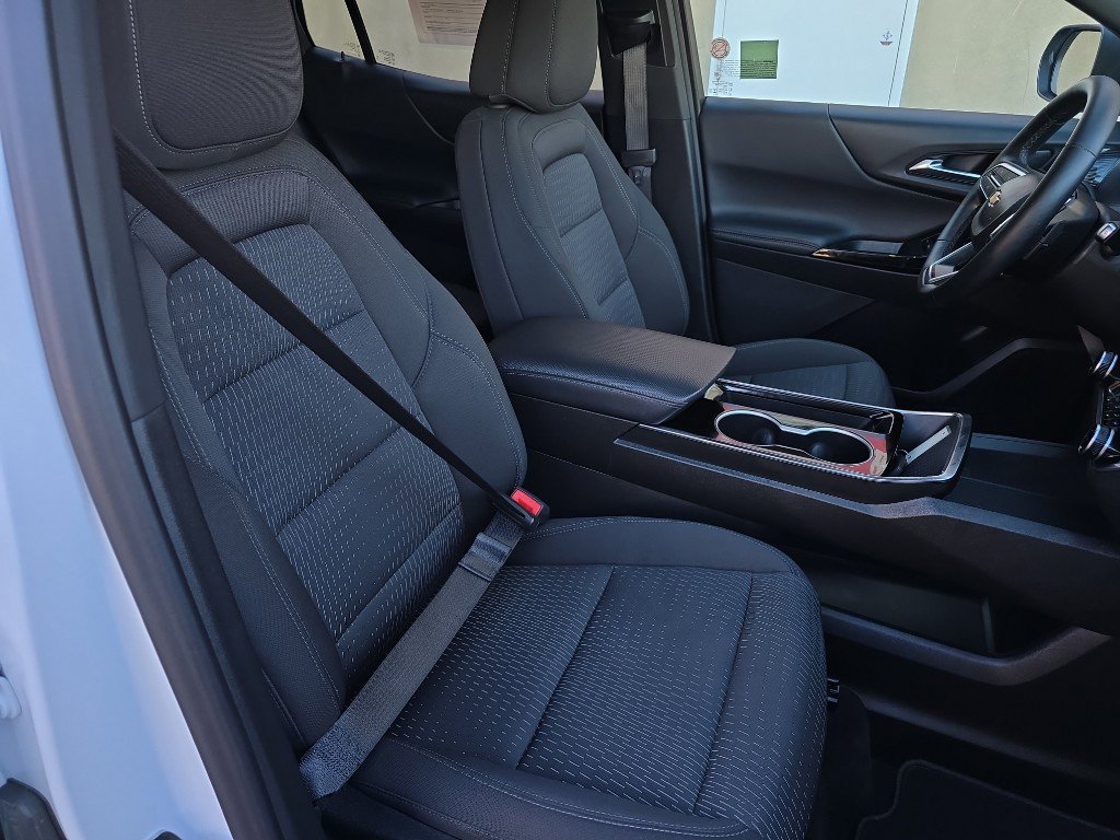 Used 2025 Chevrolet Equinox LT image 24