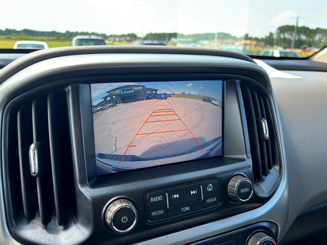 Used 2017 Chevrolet Colorado LT w/ Safety Package image 18