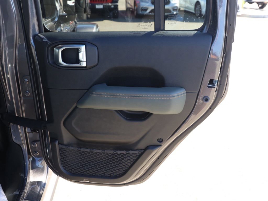 New 2026 Jeep Gladiator Mojave image 18