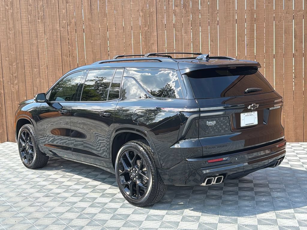 Used 2024 Chevrolet Traverse RS FWD image 19