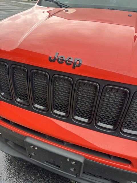 Used 2020 Jeep Renegade Altitude w/ UConnect 8.4 Nav Group FWD image 28