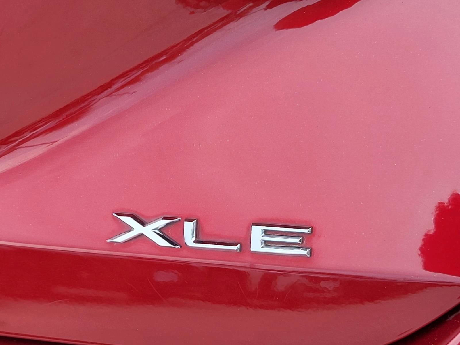 Used 2022 Toyota Avalon XLE image 5