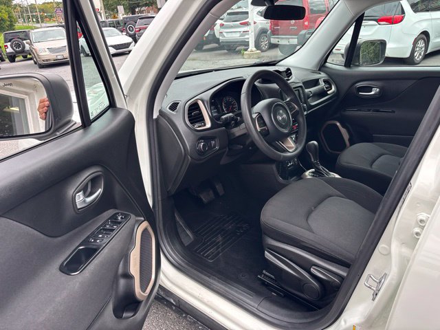Used 2017 Jeep Renegade Sport w/ Power & Air Group FWD image 12