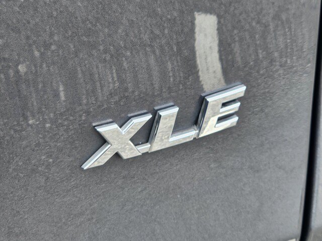 Used 2022 Toyota RAV4 XLE Premium FWD image 31