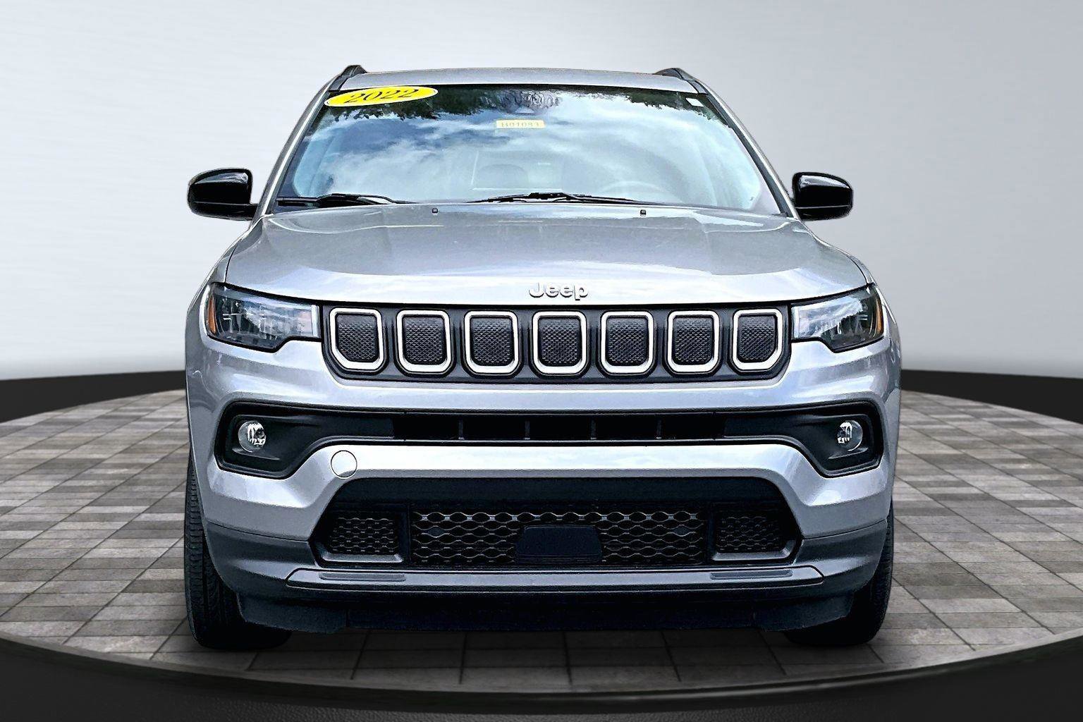 Certified 2022 Jeep Compass Latitude AWD/4WD image 4