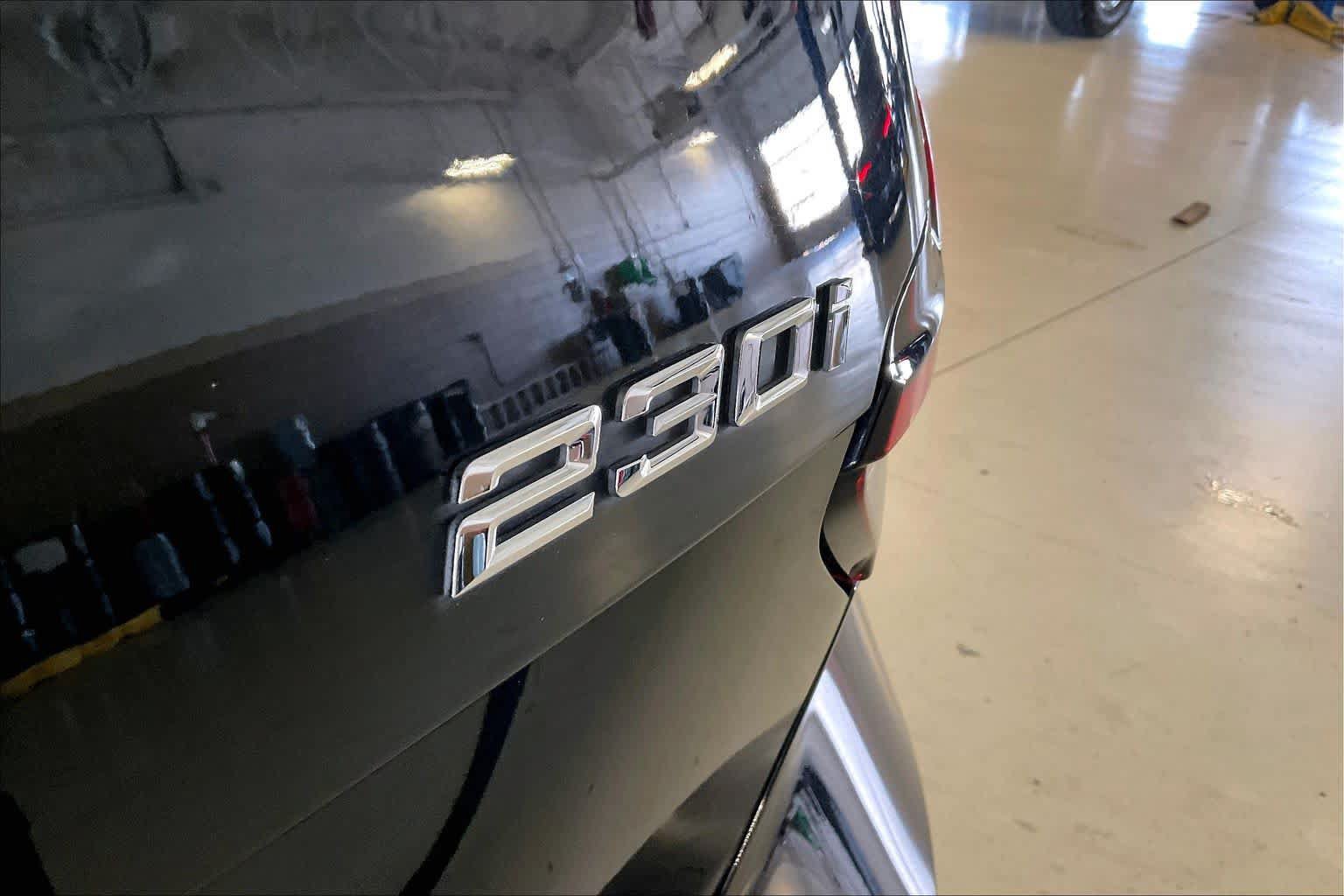 Used 2024 BMW 230i Coupe w/ Premium Package RWD image 9