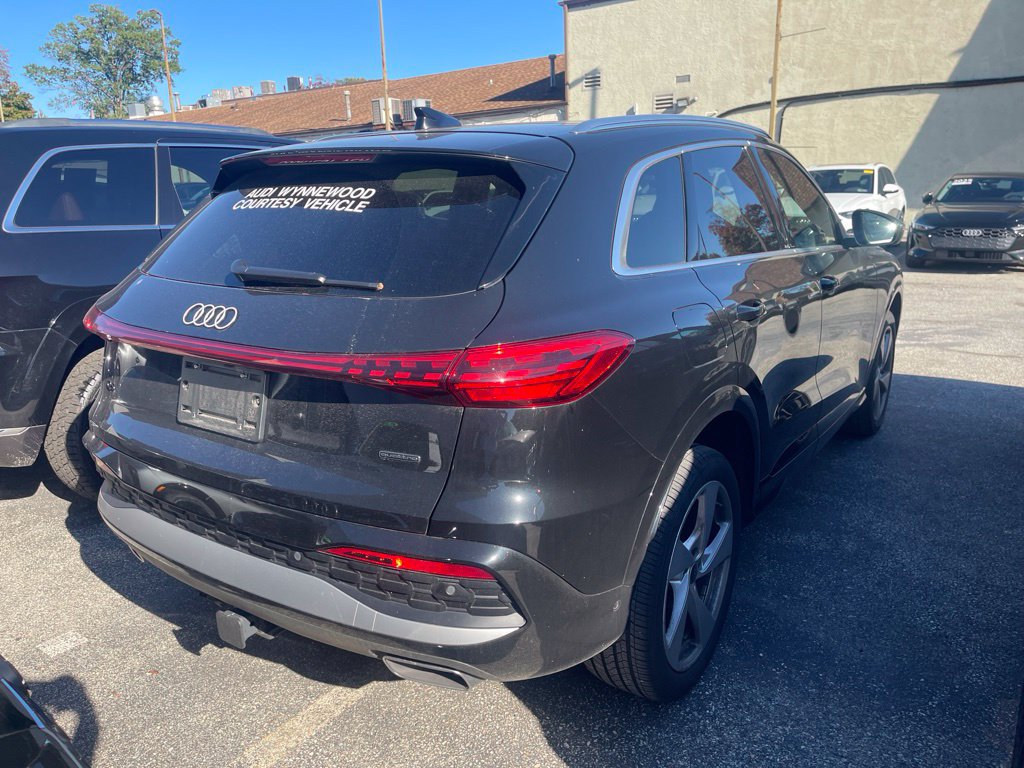 Certified 2025 Audi Q5 Premium Plus w/ Premium Plus AWD/4WD image 5