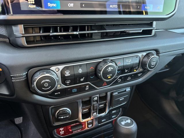 Certified 2025 Jeep Wrangler Unlimited Rubicon 4xe w/ Safety Group image 28