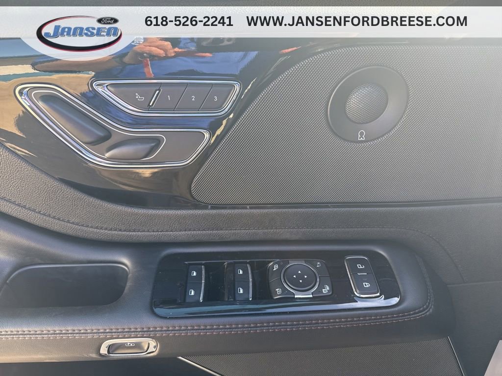 Used 2023 Lincoln Aviator Reserve image 9