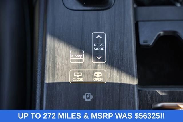 Used 2023 Nissan Ariya AWD image 26