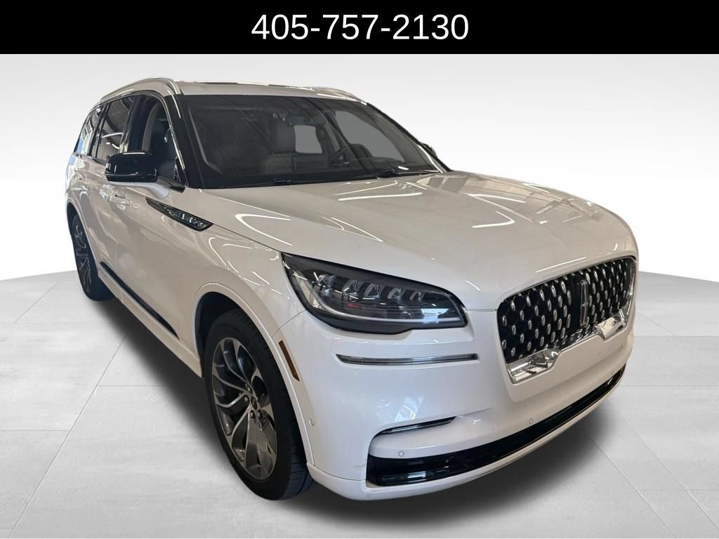 Used 2023 Lincoln Aviator Grand Touring w/ Equipment Group 301A AWD/4WD image 2