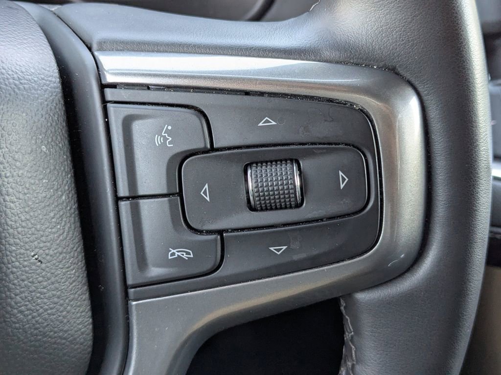 Used 2024 Chevrolet Suburban LT image 29