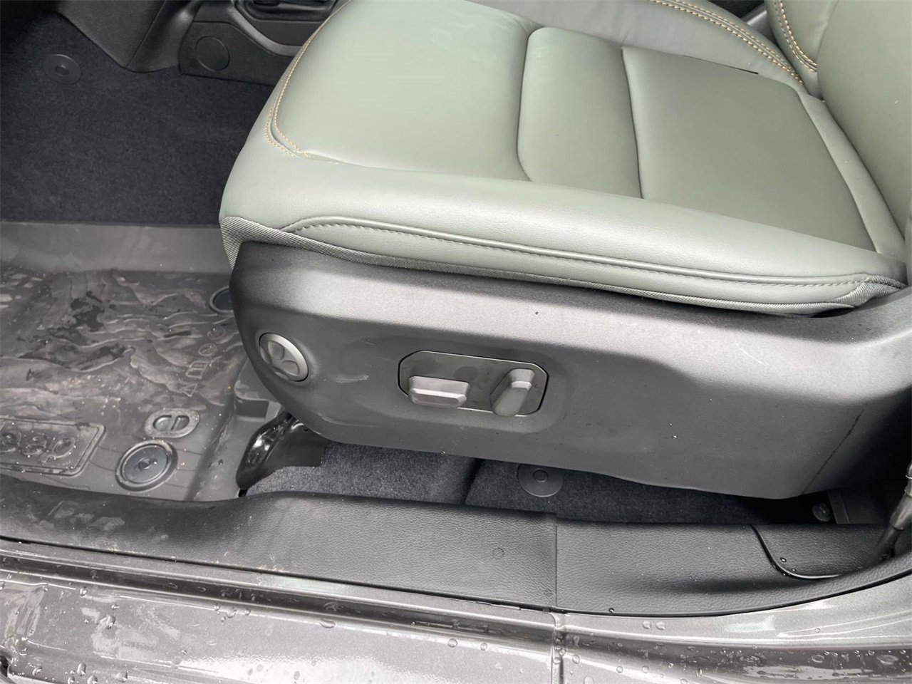 New 2025 Jeep Gladiator Mojave w/ Safety Group image 27