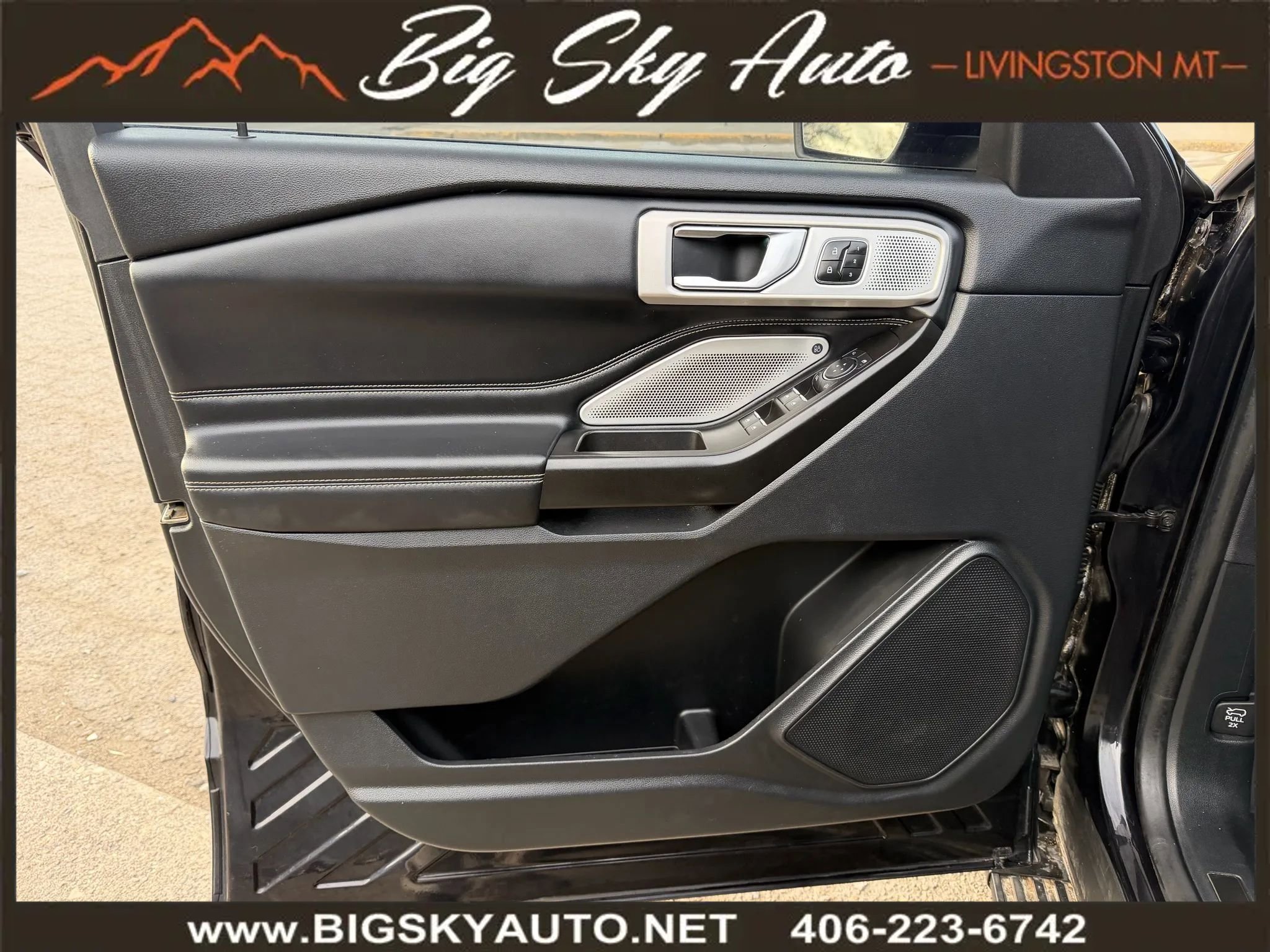 Used 2020 Ford Explorer ST w/ ST Street Pack image 11