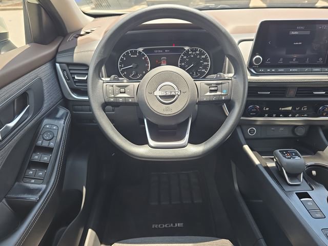 Certified 2023 Nissan Rogue SV FWD image 13
