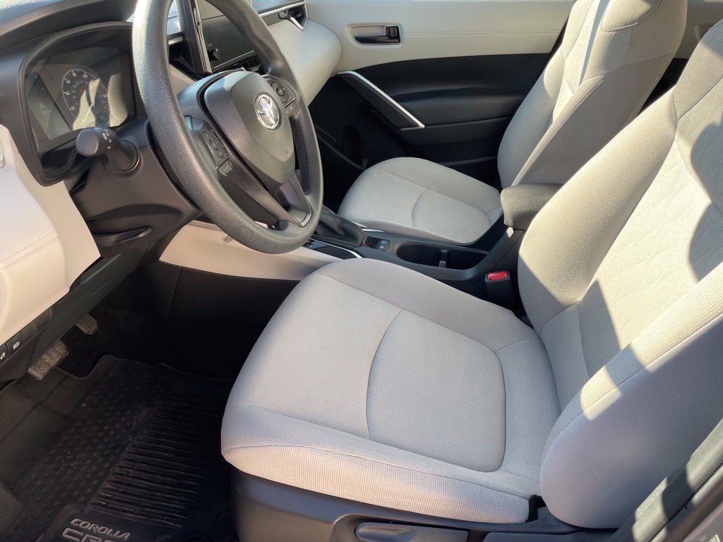 Used 2025 Toyota Corolla Cross L FWD image 9