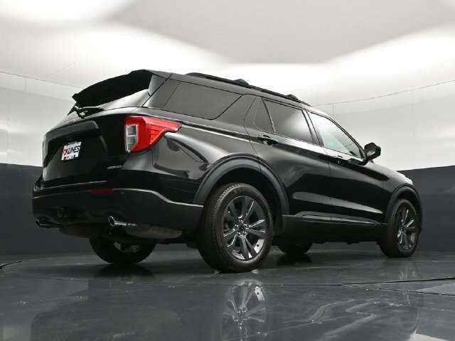 Used 2023 Ford Explorer XLT w/ XLT Sport Appearance Package AWD/4WD image 55