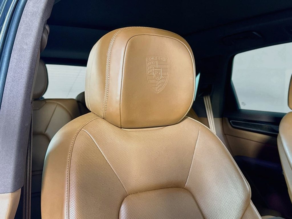 Certified 2023 Porsche Cayenne Platinum Edition AWD/4WD image 23