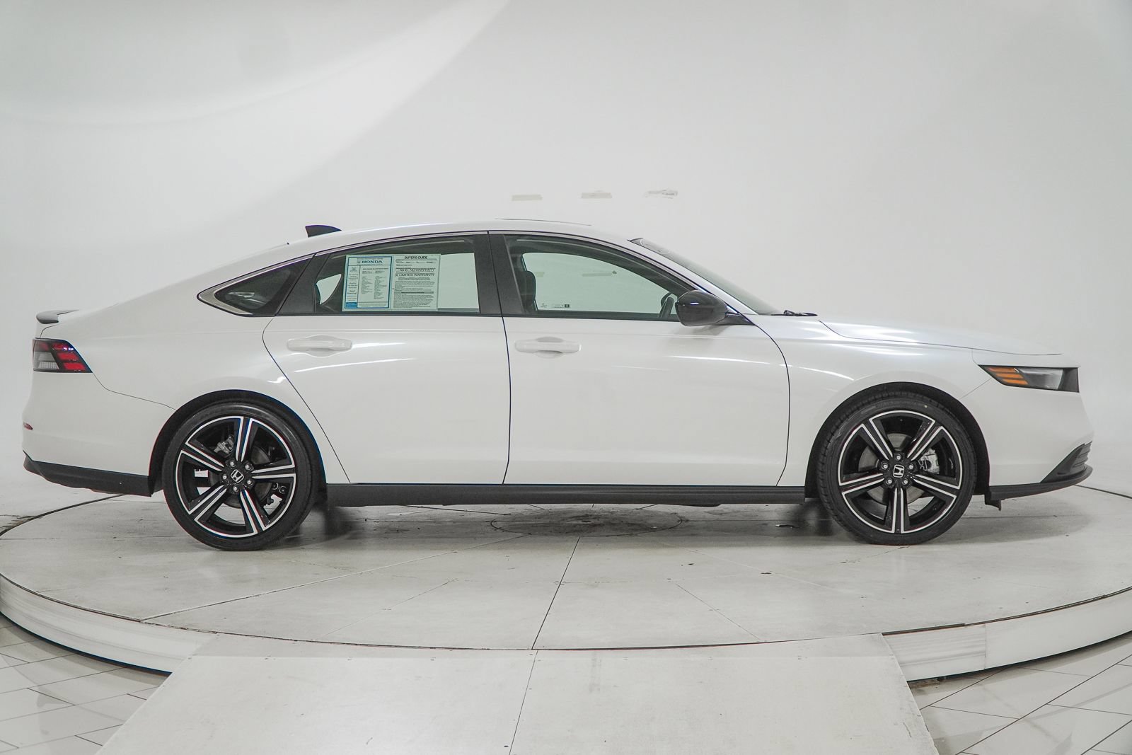 Used 2025 Honda Accord Sport image 12