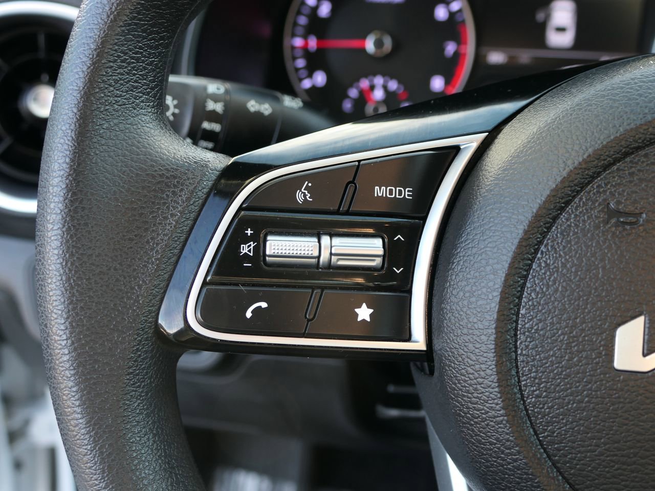 Used 2024 Kia Forte LXS image 14