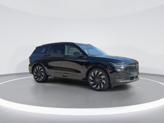 New 2026 Lincoln Nautilus Reserve AWD/4WD image 2