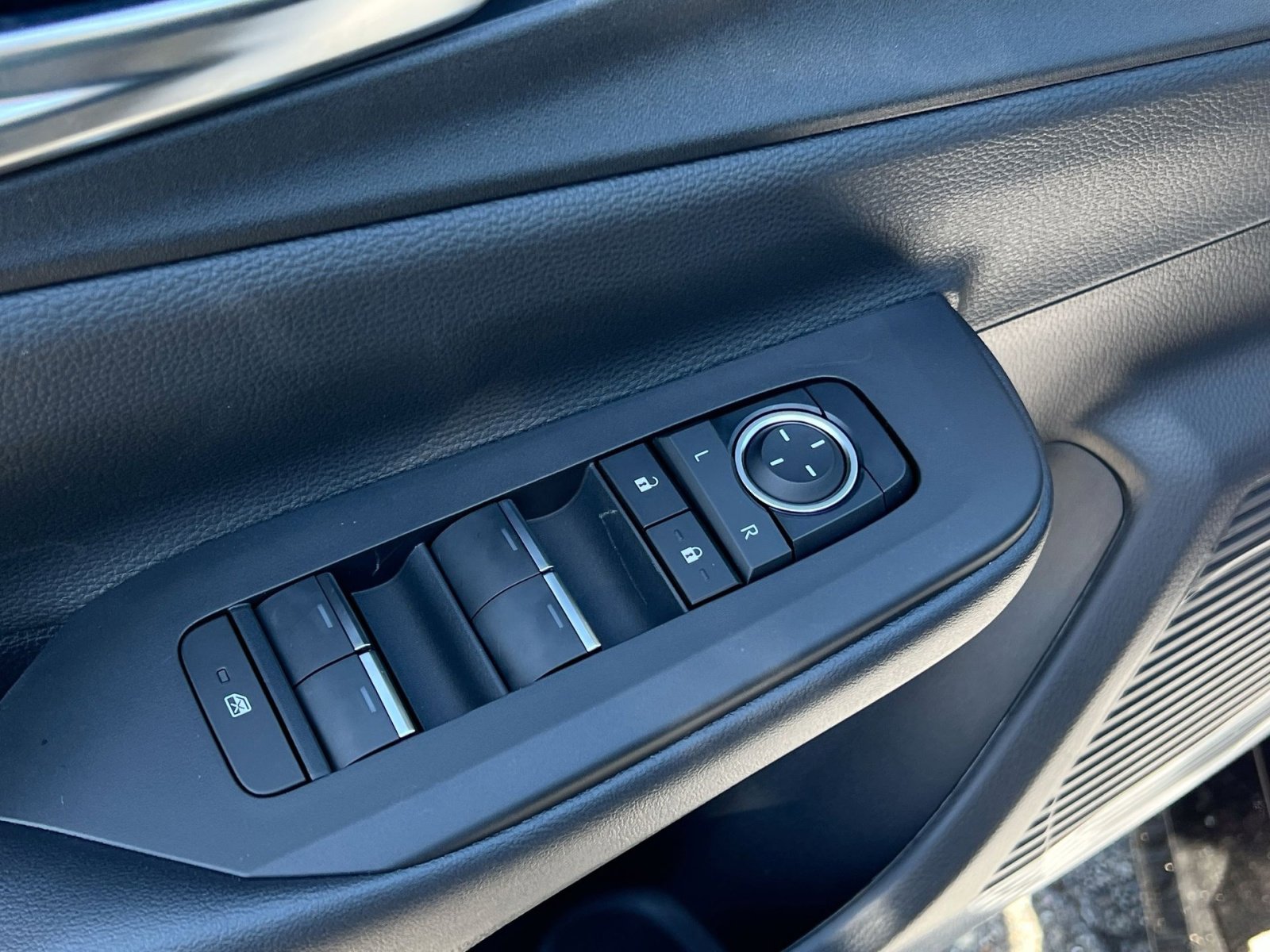 New 2026 Toyota Prius Plug-In Hybrid image 15