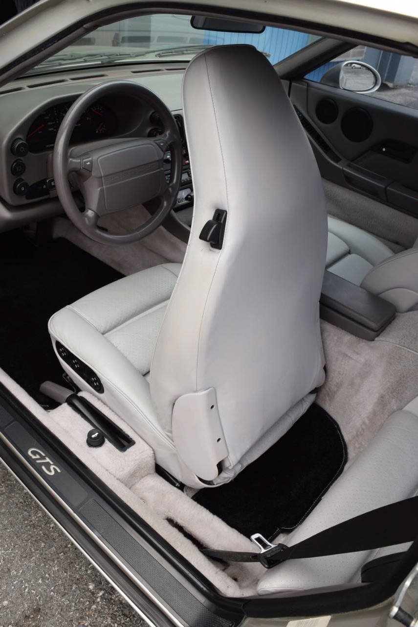 Used 1993 Porsche 928 GTS RWD image 42