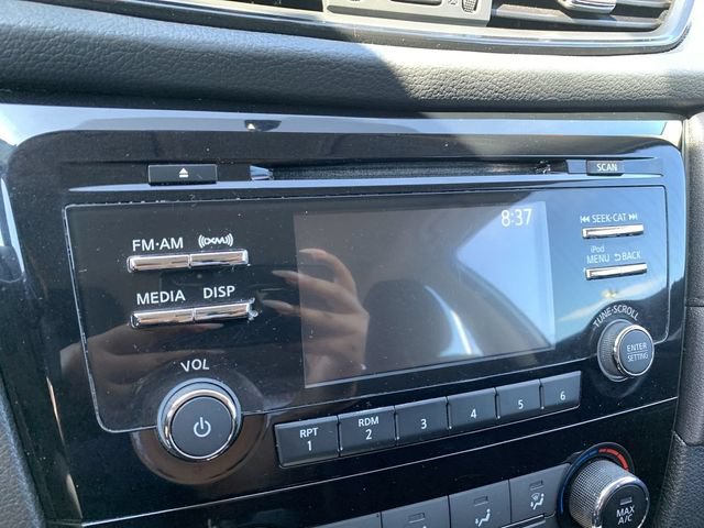 Used 2017 Nissan Rogue S FWD image 21