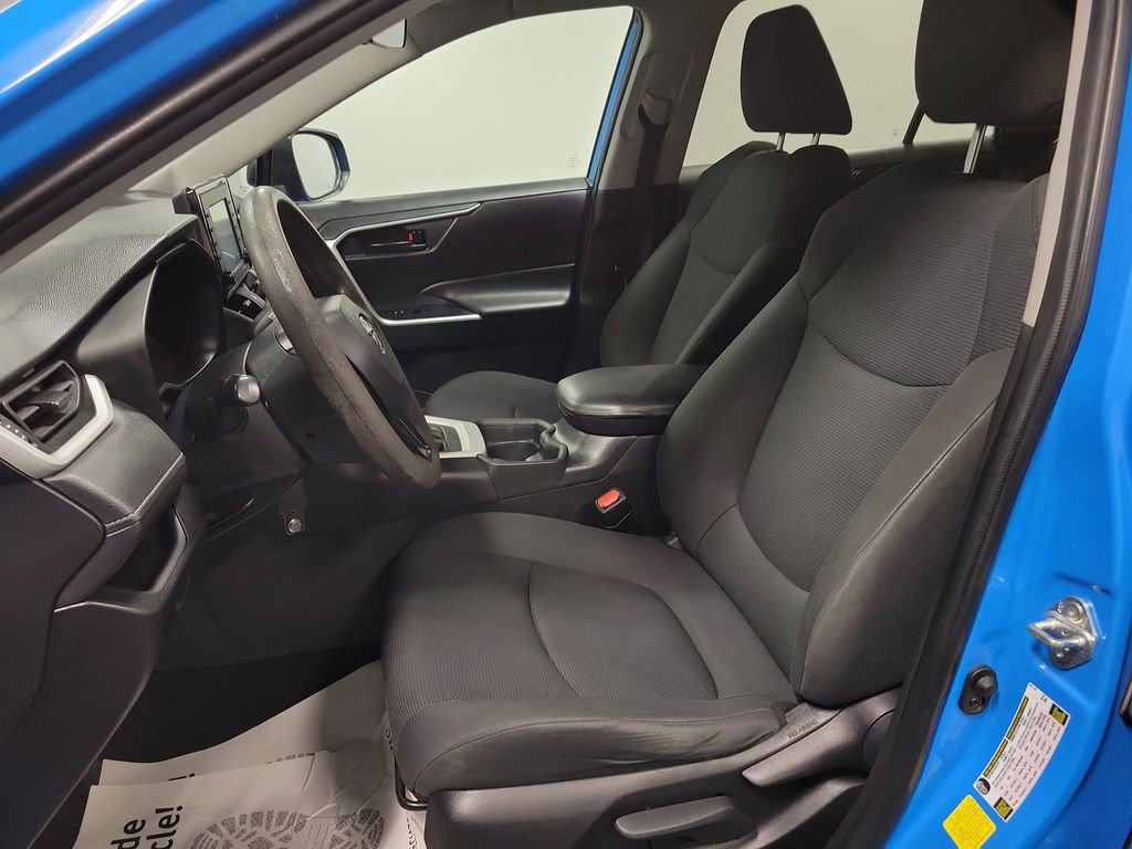Used 2021 Toyota RAV4 LE image 13