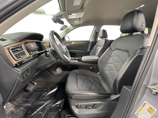 Used 2025 Volkswagen Atlas SE image 26