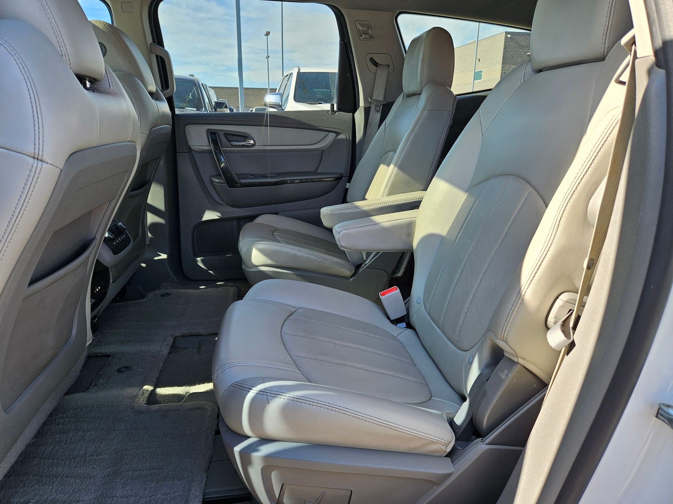 Used 2016 Chevrolet Traverse LTZ AWD/4WD image 28