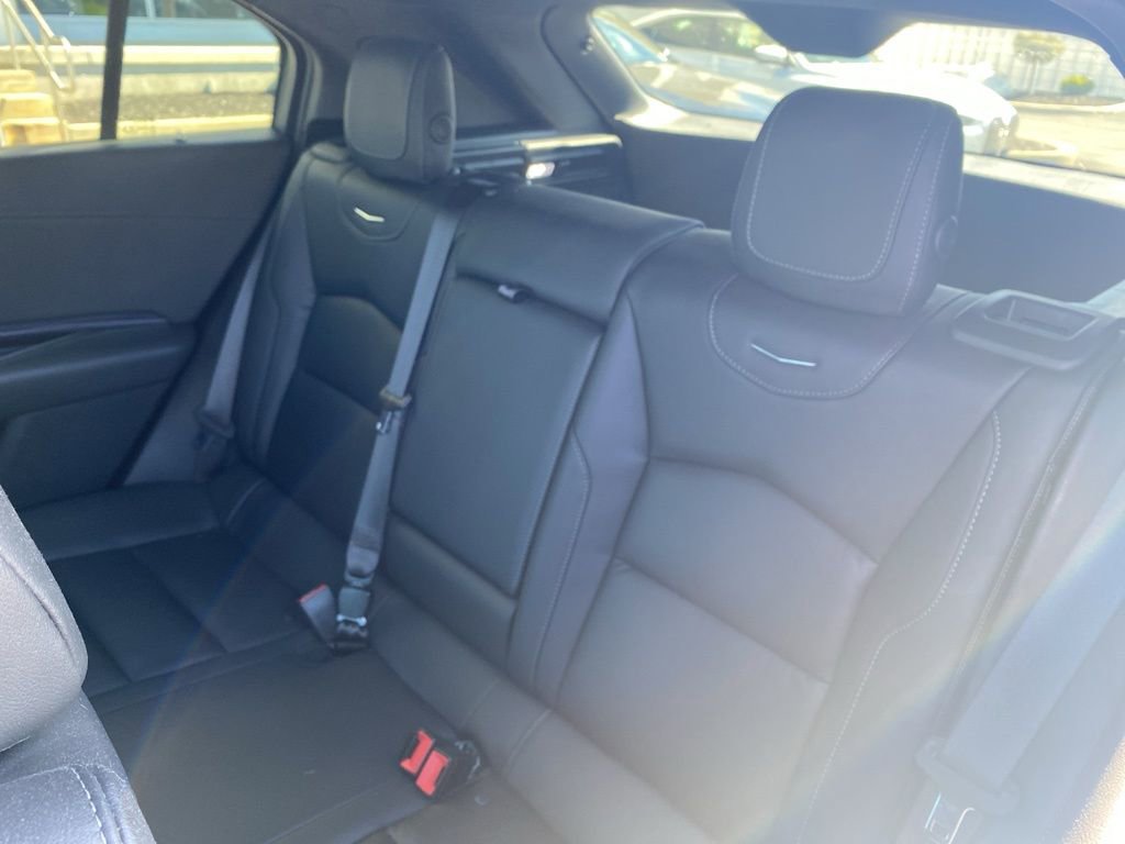 Used 2023 Cadillac XT4 Luxury w/ Cold Weather Package FWD image 8