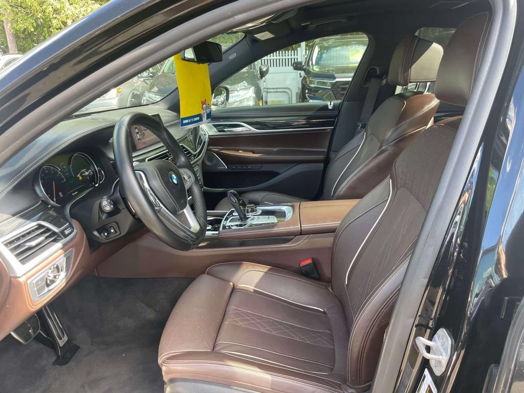 Used 2019 BMW 750i xDrive w/ Autobahn Package AWD/4WD image 14