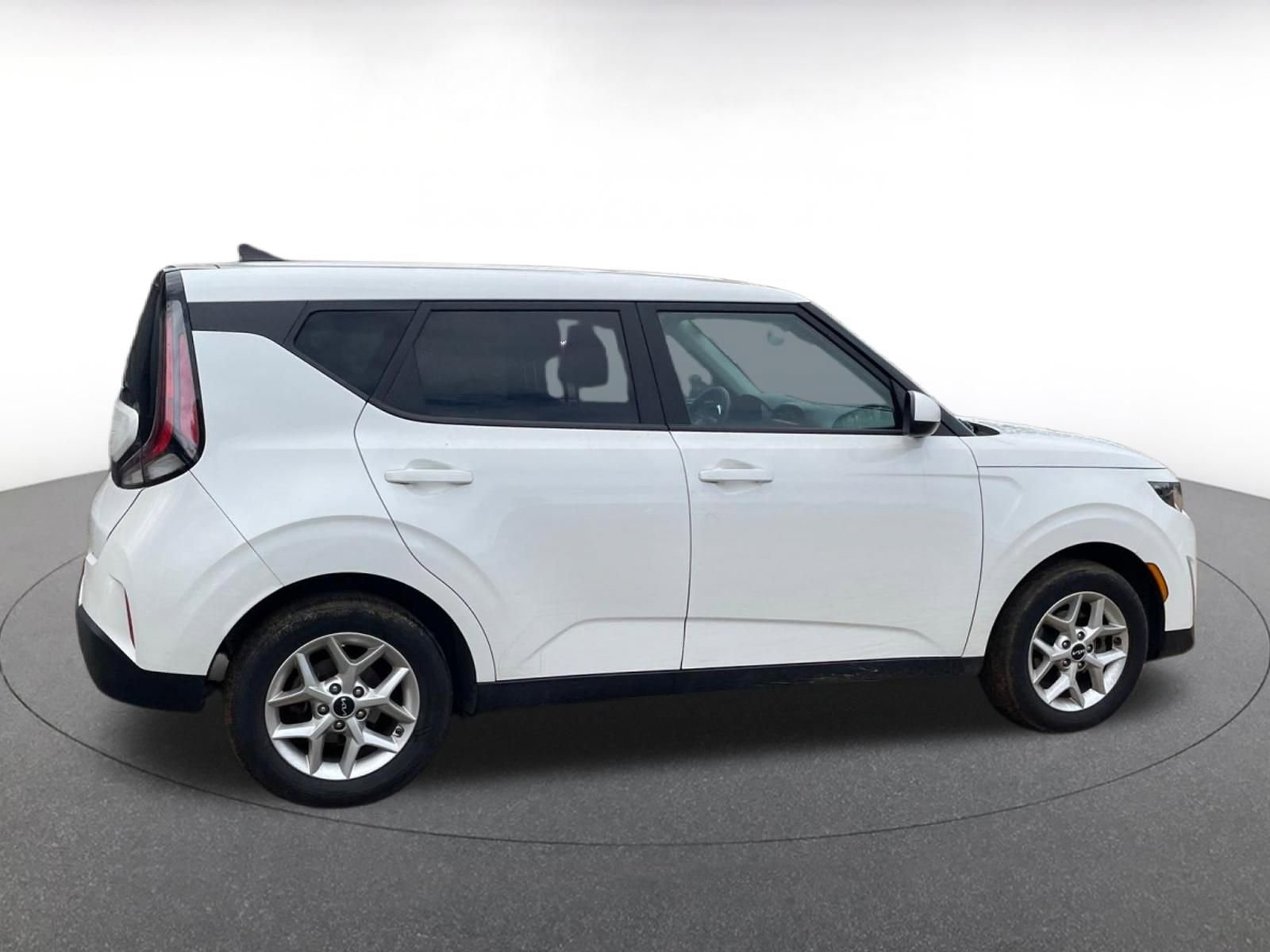 Used 2025 Kia Soul LX w/ LX Technology Package image 17