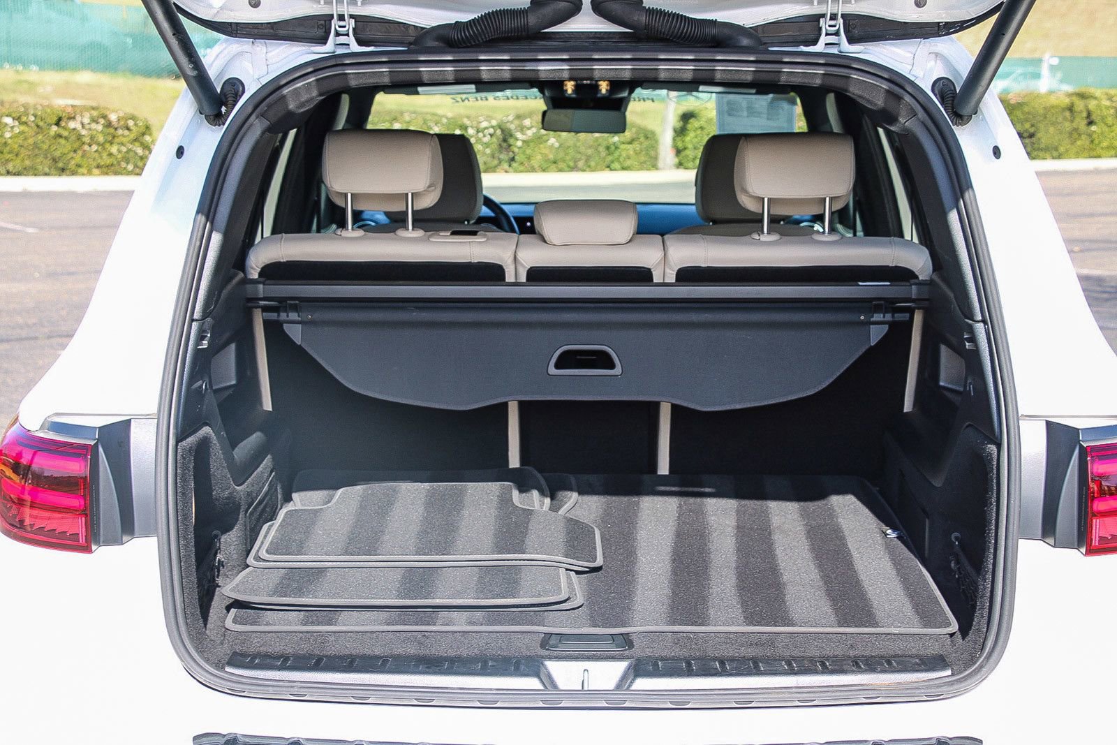 Used 2025 Mercedes-Benz GLB 250 4MATIC image 24