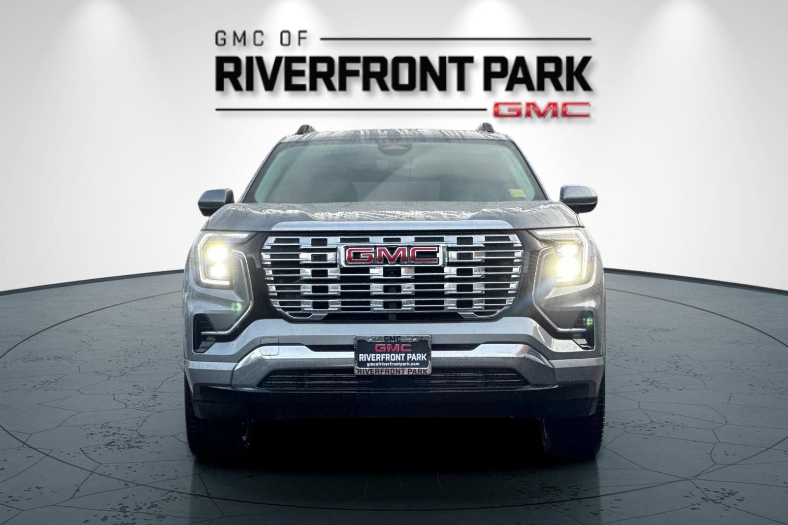 New 2026 GMC Terrain Denali w/ LPO, Floor Liner Package AWD/4WD image 8