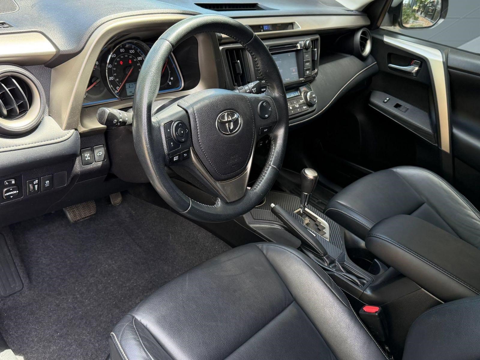 Used 2015 Toyota RAV4 Limited AWD/4WD image 4