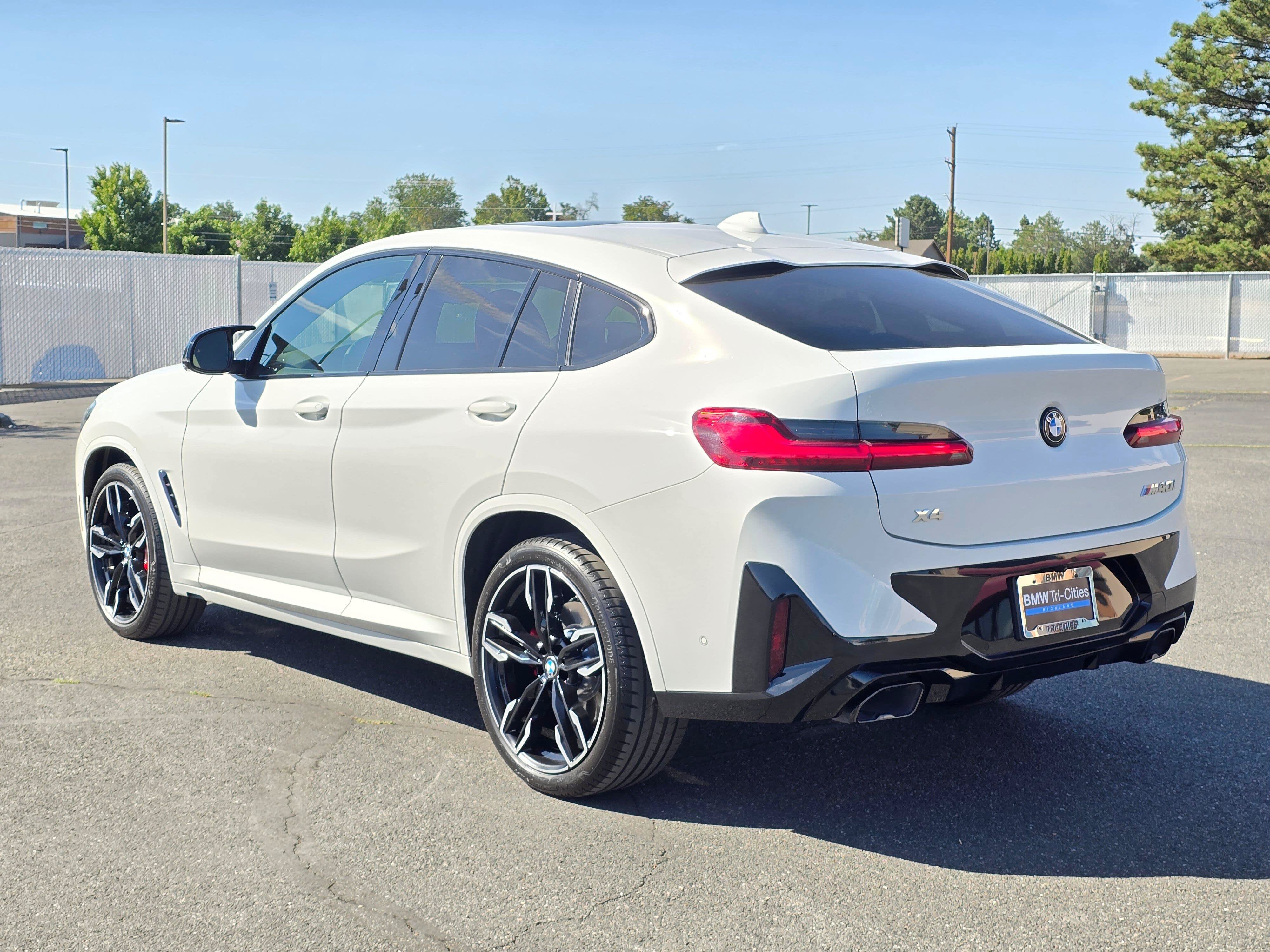 Used 2022 BMW X4 M40i AWD/4WD image 4
